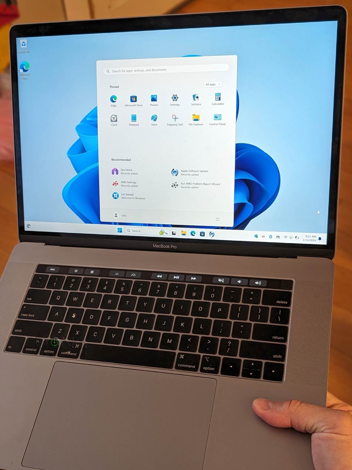 Windows 11 on an Intel-based Mac: The Quick Guide and Cool ISO Downloads